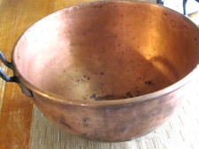 chaudron confiseur (cul de poule) + couvercle en cuivre  bon état