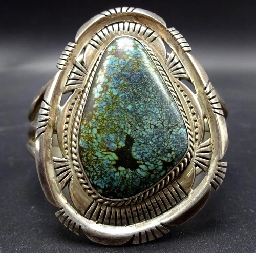 Vintage NAVAJO Tightly Spiderweb Matrix TURQUOISE Cuff BRACELET Sterling Silver