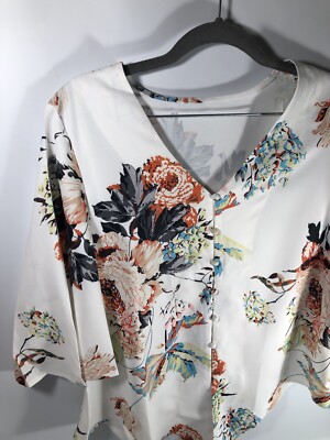 Tie Me button up floral blouse ホワイト New Women's White Tie Front Button Floral Pattern Summer Blouse