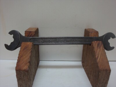 Unusual Geugeot Greres 17 MM and 19 MM Surpans Vana-lion Open End Wrench