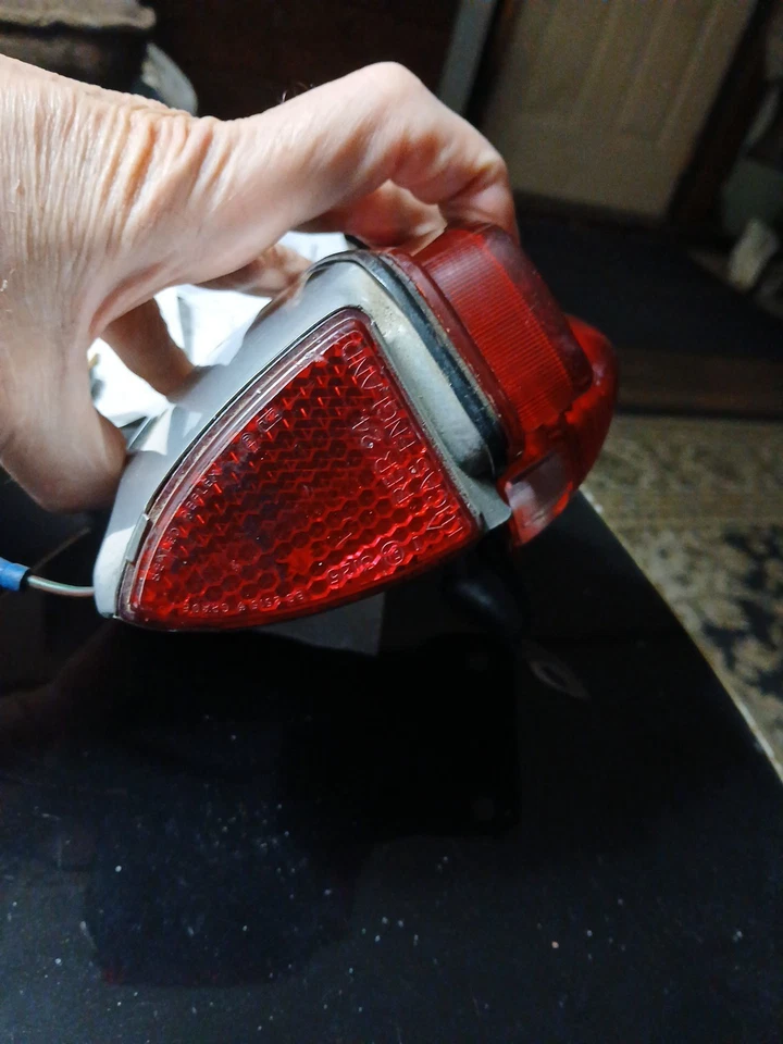 1968 Triumph TAILLIGHT Bonneville 500 650 1968,1970 COMPLETE Lucas LIGHT NICE👍 - Image 3 of 4