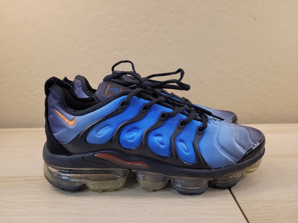 vapormax plus black and light blue