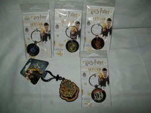 BRAND NEW LOT OF 5 HARRY POTTER KEYCHAINS