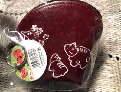 Red Beko Shell-Shaped Coin Purse Aizu, Fukushima Prefecture