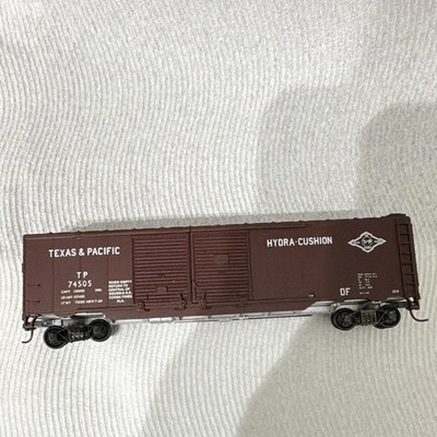 Texas & Pacific HO Scale Hydra-Cushion Box Car Brown #74505 1:87