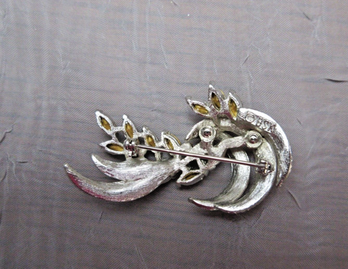 Vintage BSK Brooch Grey Rhinestones Silver-tone Swirled 2-1/2 x 1-1/4" Excellent - Picture 4 of 7