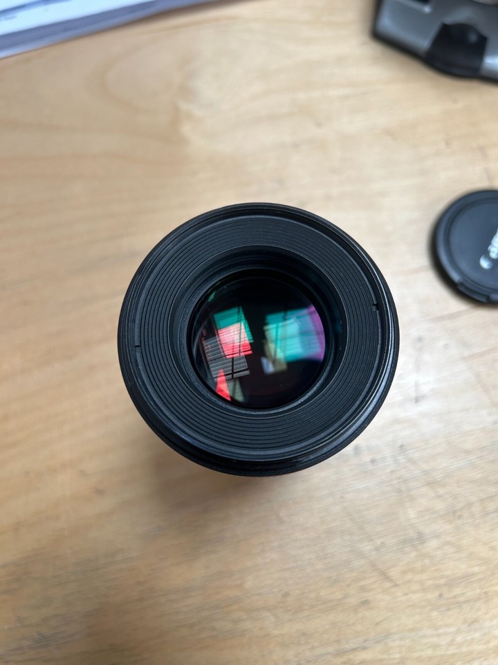 Canon EF 100mm f2.8L Macro IS USM with Lens Case LP1219 and Lens Hood