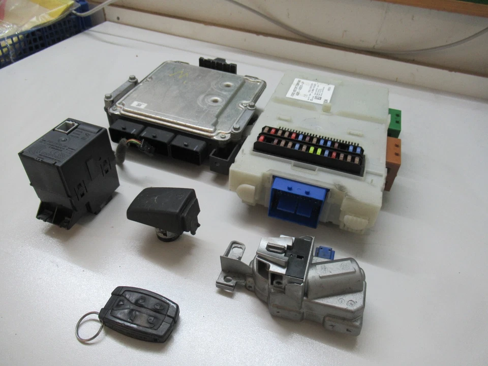 LAND ROVER FREELANDER 2 2010 XS LOCK SET ECU DH52 12C520 VA - Image 4 of 4