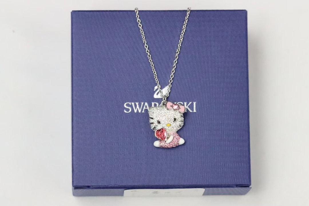 Swarovski Hello Kitty Heart Pendant Necklace Pink Crystal Rhodium