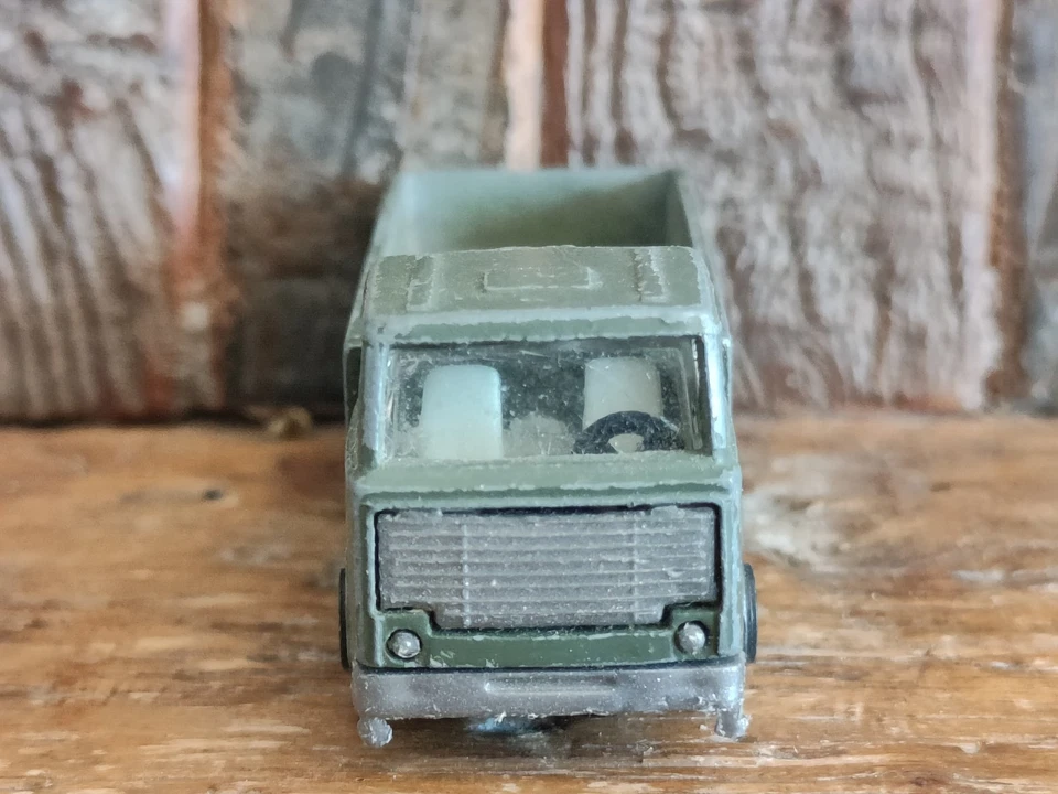 VINTAGE Playart 1:64 pianale camion trasporto merci veicolo militare HONG KONG - Immagine 3 di 4