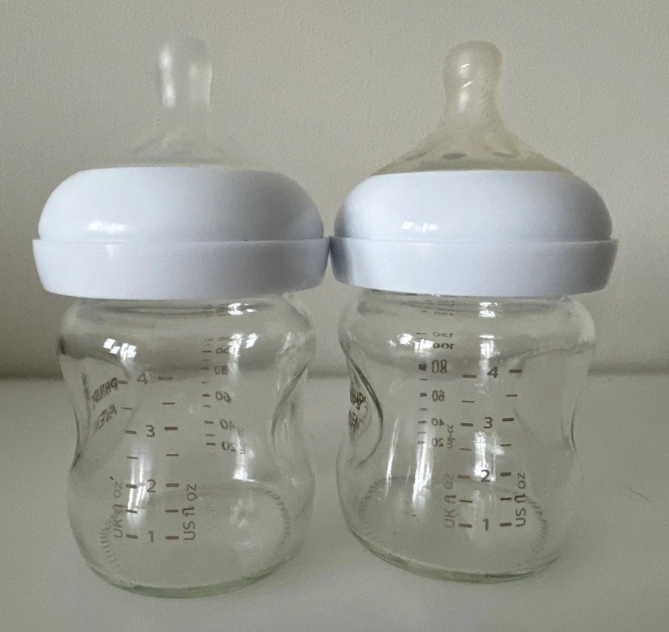 (2) Biberones de vidrio natural Philips Avent 4 oz *SIN TAPA* Foto 3 de 4