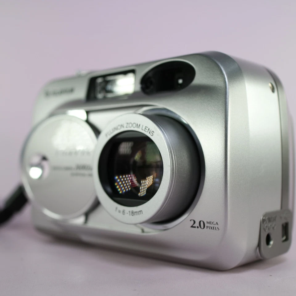 Fujifilm FinePix 2600 Zoom, photo 2 of 5
