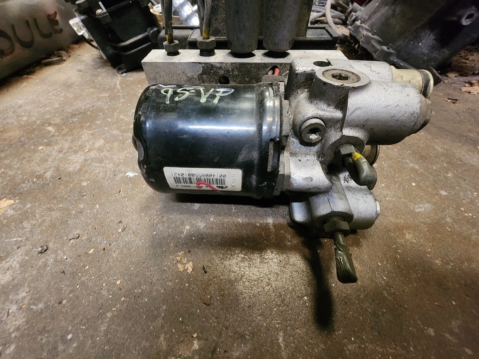 CONTROLADOR ANTIDESLIZANTE JAGUAR XJ6 VANDEN PLAS BOMBA ABS LNA2210BA Foto 2 de 4