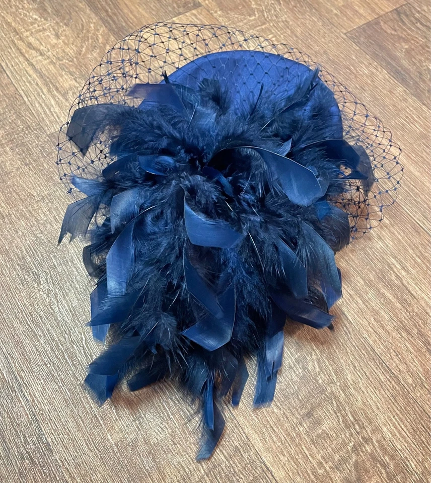 Vintage Hat | 1970s Vintage C&A Red Velvet Feather Hat, 1970s Hat, Retro Style - Image 2 of 4