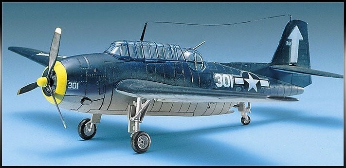 Grumman TBF TBF-1 Avenger Torpedo Bomber US NAVY 1/72 Scale Model