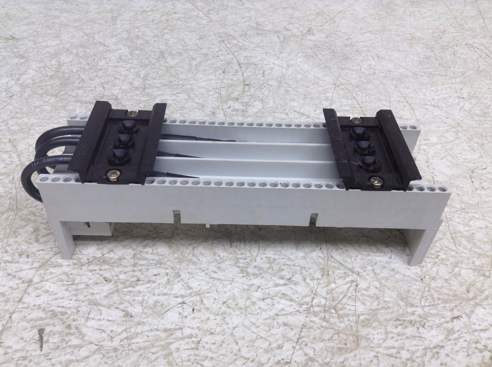 Wohner 6032 690 V 32 A 3 Pole Power Distributor Mounting Rail eBay