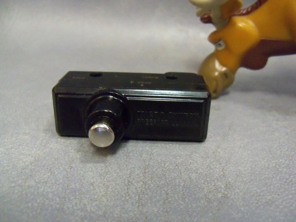 20pcs Microswitch 6BS3-B Limit Switch 10 Amp by Honeywell - Image 4 of 4