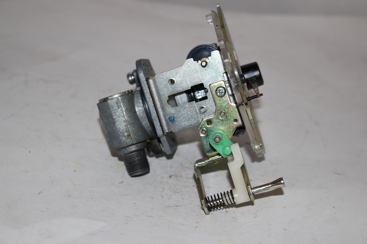 1984 KAWASAKI NINJA ZX900 SPEEDOMETER KILOMETER GAUGE METER