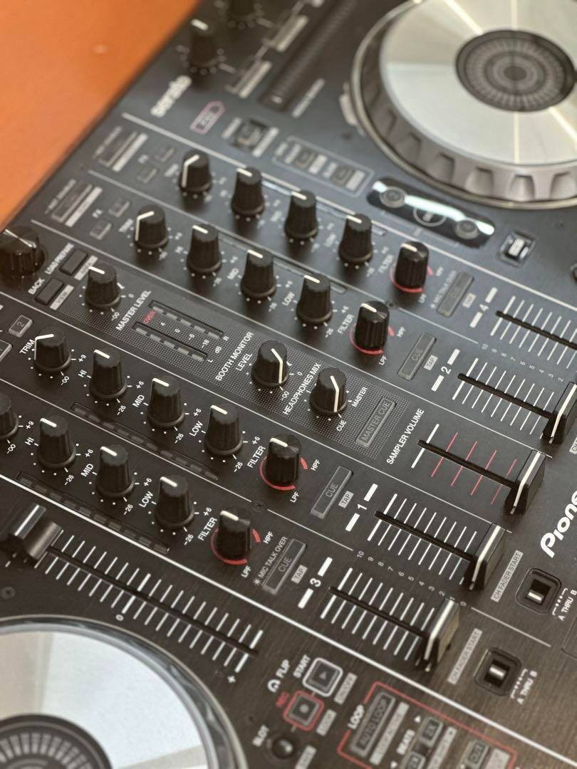 Pioneer DDJ-SX2 DJ Controller From Japan Working w/ Box Used Pioneer DDJ-SX2 DJ Controller From Japan Working w/ Box Used