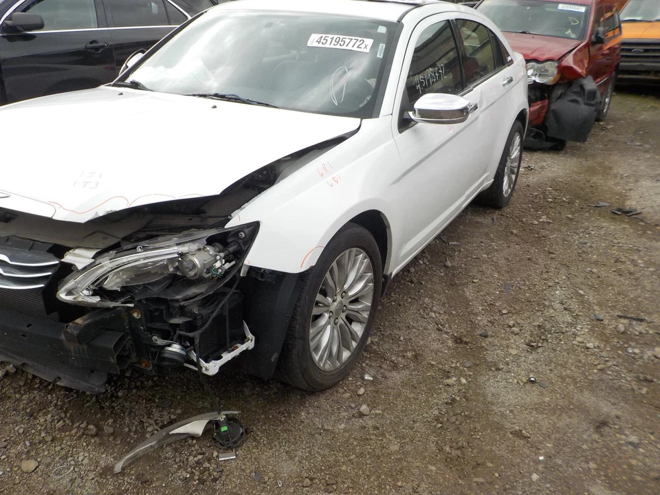 Used Engine Oil Pan fits: 2012 Chrysler 200 2.4 Grade A Foto 4 de 4