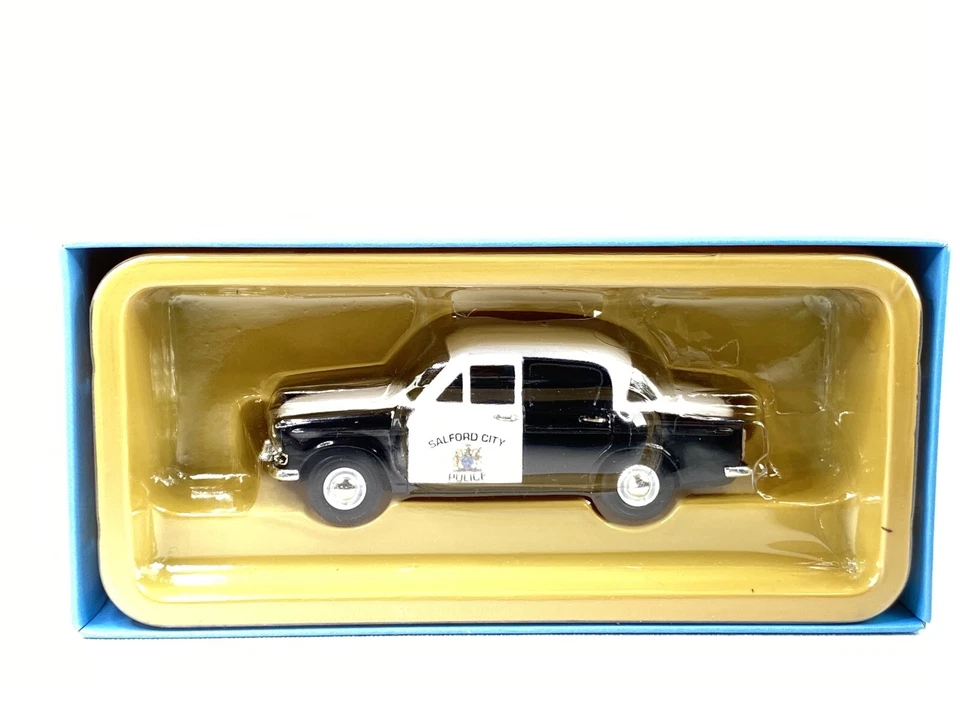 VANGUARDS DIECAST 1/43 SCALE VA 06801 SALFORD CITY POLICE HILLMAN MINX IIIA New - Image 3 of 4