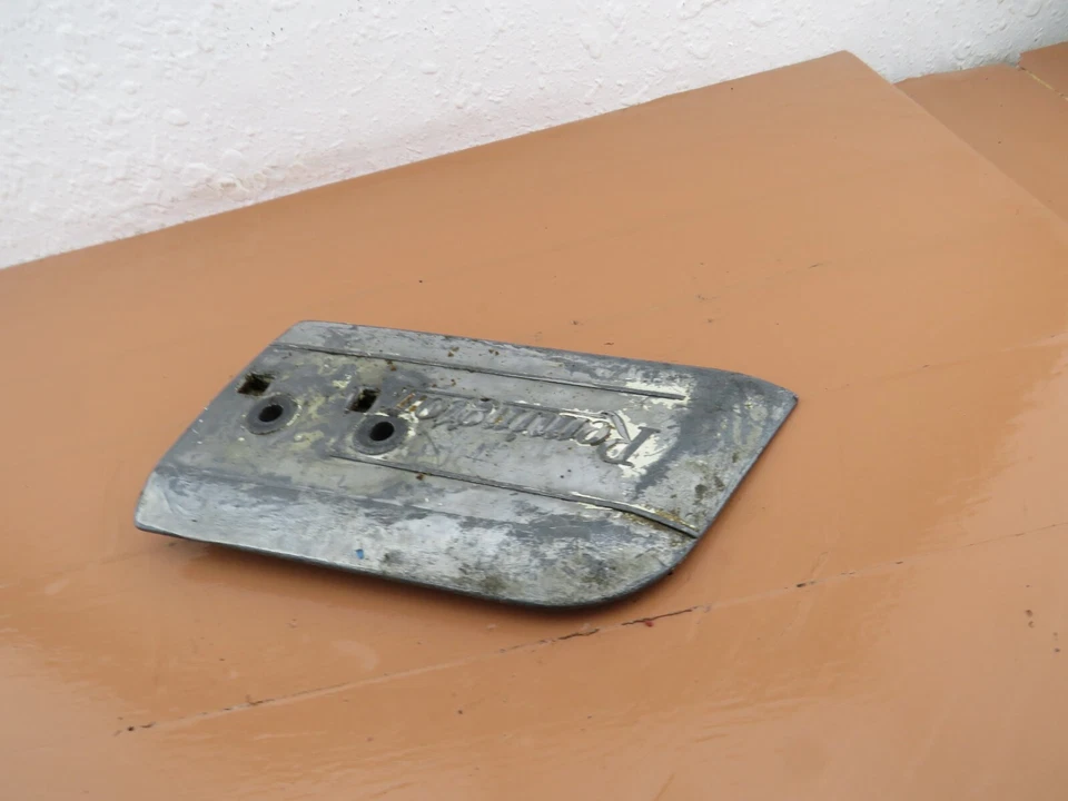 Remington Logmaster Chainsaw OEM Clutch Cover 48817 - Image 3 of 4