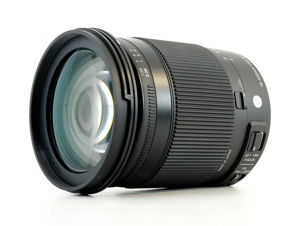 Sigma 18-300mm F/3.5-6.3 DC Macro OS HSM 'C' Lens Canon Fit - Image 2 of 3