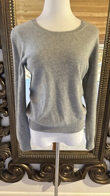Classic Repeat Cashmere Sweater NWOT Gray Sz 40/Medium