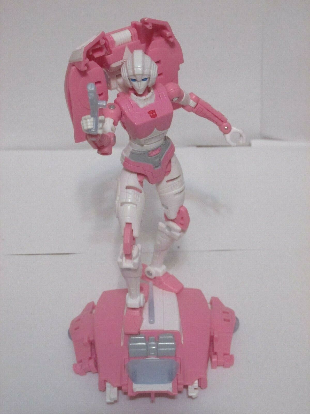 Arcee - Transformers Toys - TFW2005