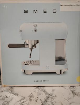 SMEG ECF02CRUS 50's Retro Style Aesthetic Manual Espresso Coffee Machine | Cream