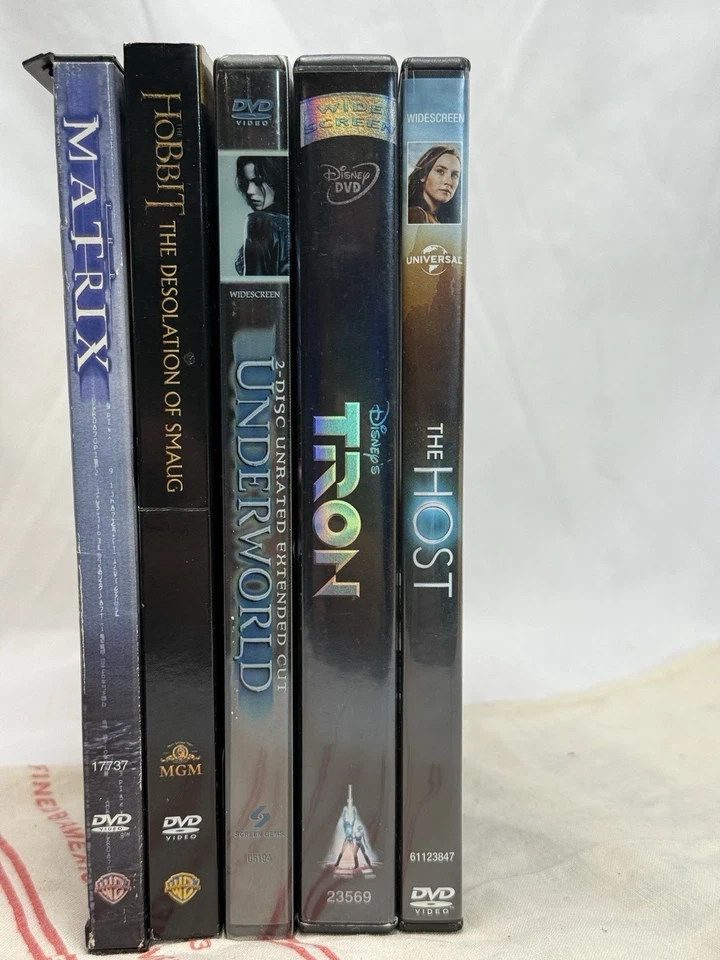 Лот товаров научно-фантастический боевик Matrix Tron Underworld Hobbit Halo Blu Ray DVD - Изображение 2 из 2