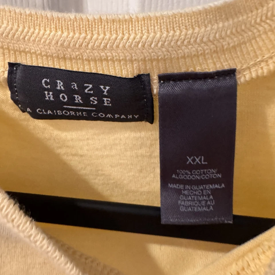 Camiseta Crazy Horse A Claiborne Co. masculina tamanho 2XL amarela manga curta - Imagem 2 de 4