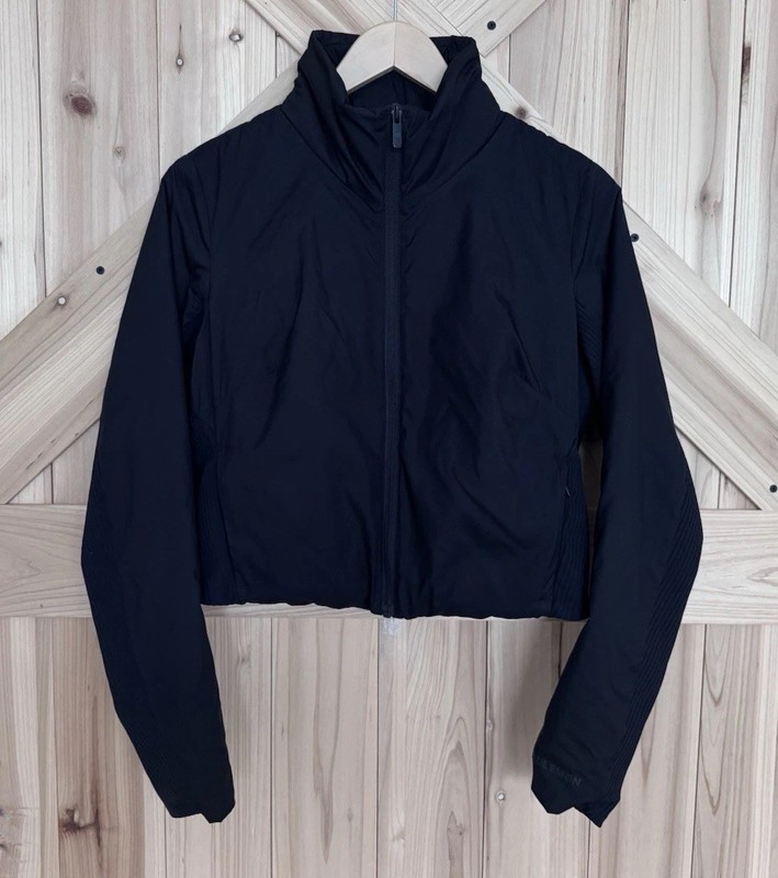 Lululemon Softmatte™ Insulated Cropped Jacket In Black Sz 8 - Preowned