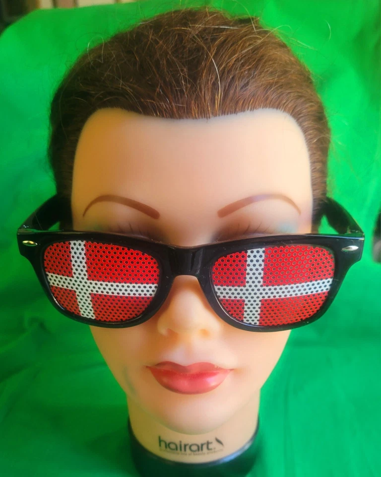 GAFAS DE SOL DANMARK FAN DEL FÚTBOL NUEVAS Foto 2 de 4