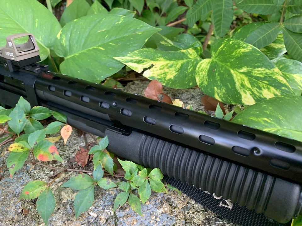 Тактический стальной теплозащитный экран MOSSBERG SHOCKWAVE 12 калибр гладкий плащ - Изображение 4 из 4