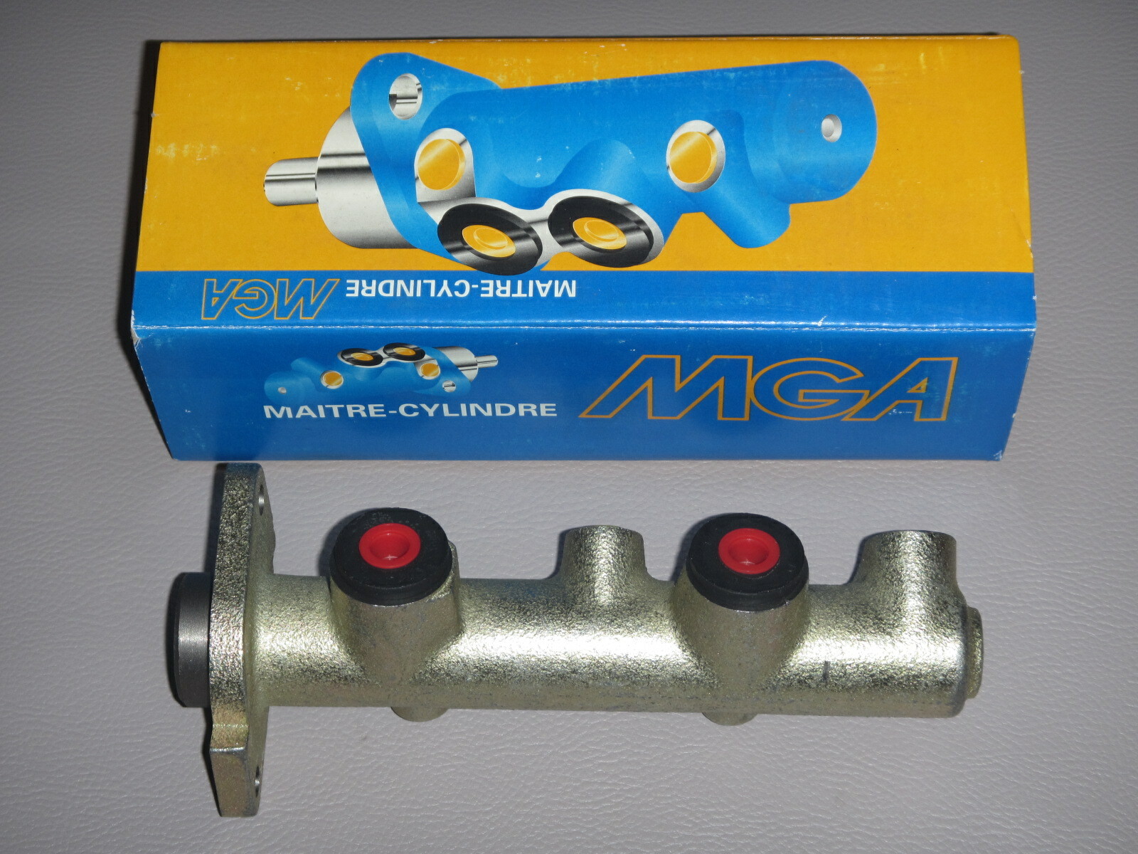 Maître-cylindre de frein Peugeot 205 MGA 2743 pour système non assisté