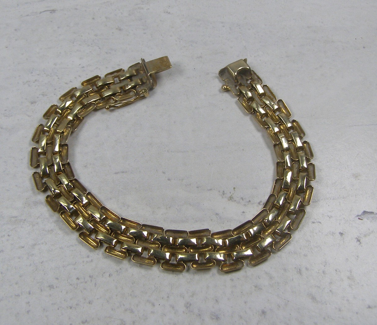 14K 585 Yellow Gold Stampato Panther Link Bracelet Signed