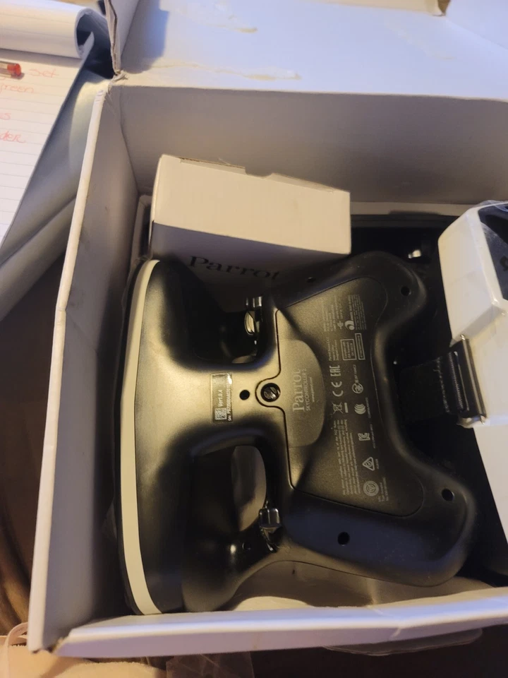 Paquete Parrot Bebop 2 FPV - Skycontroller 2 y gafas de cabina Foto 4 de 4