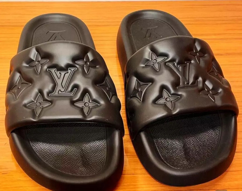 Louis Vuitton lv man slippers slides