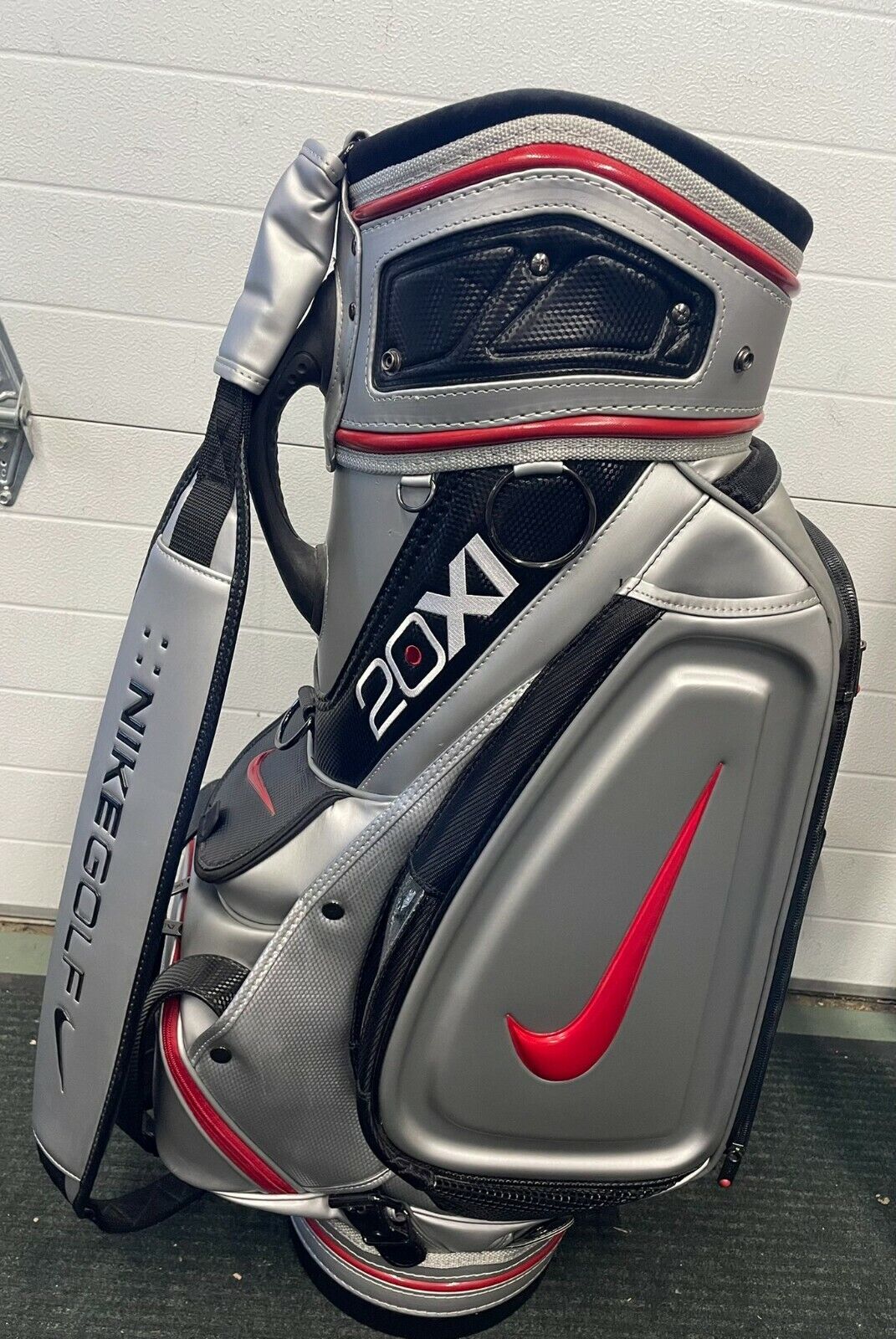 Ja Simuleren Aanbeveling Rare New Nike 20XI Tour Staff Bag- Free Shipping | eBay