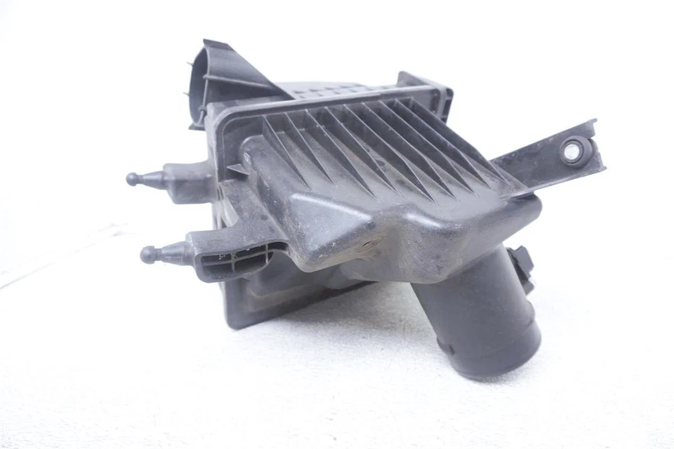 2006-2010 Infiniti M45 4.5L Air Intake Cleaner Filter Box 16500-Eh000 - Image 2 of 4