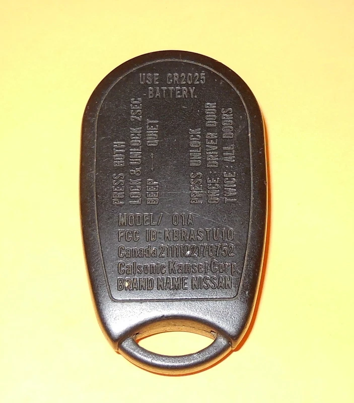 100% OEM 2001 01 NISSAN PATHFINDER QX4 MANDO A DISTANCIA SIN LLAVE TRANSMISOR KBRASTU10 Foto 2 de 2