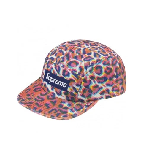 Casquette de camp en sergé chino lavé suprême léopard trippy FW24 logo boîte à chapeau à la main