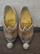 VINTAGE 8" HAND MADE LEATHER EMBROIDERY MIDDLE EASTERN ALADDIN STYLE SLIPPERS