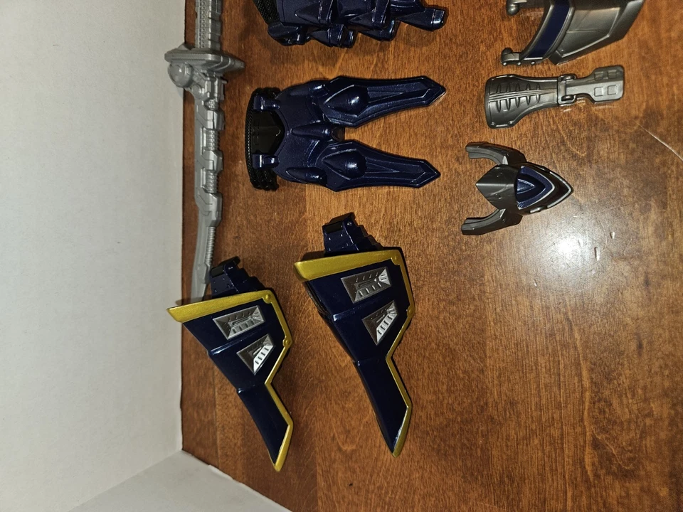 Bandai 2011 Power Rangers Samurai Shogun Batallado Agua Azul Ranger 12” Armadura Foto 2 de 3