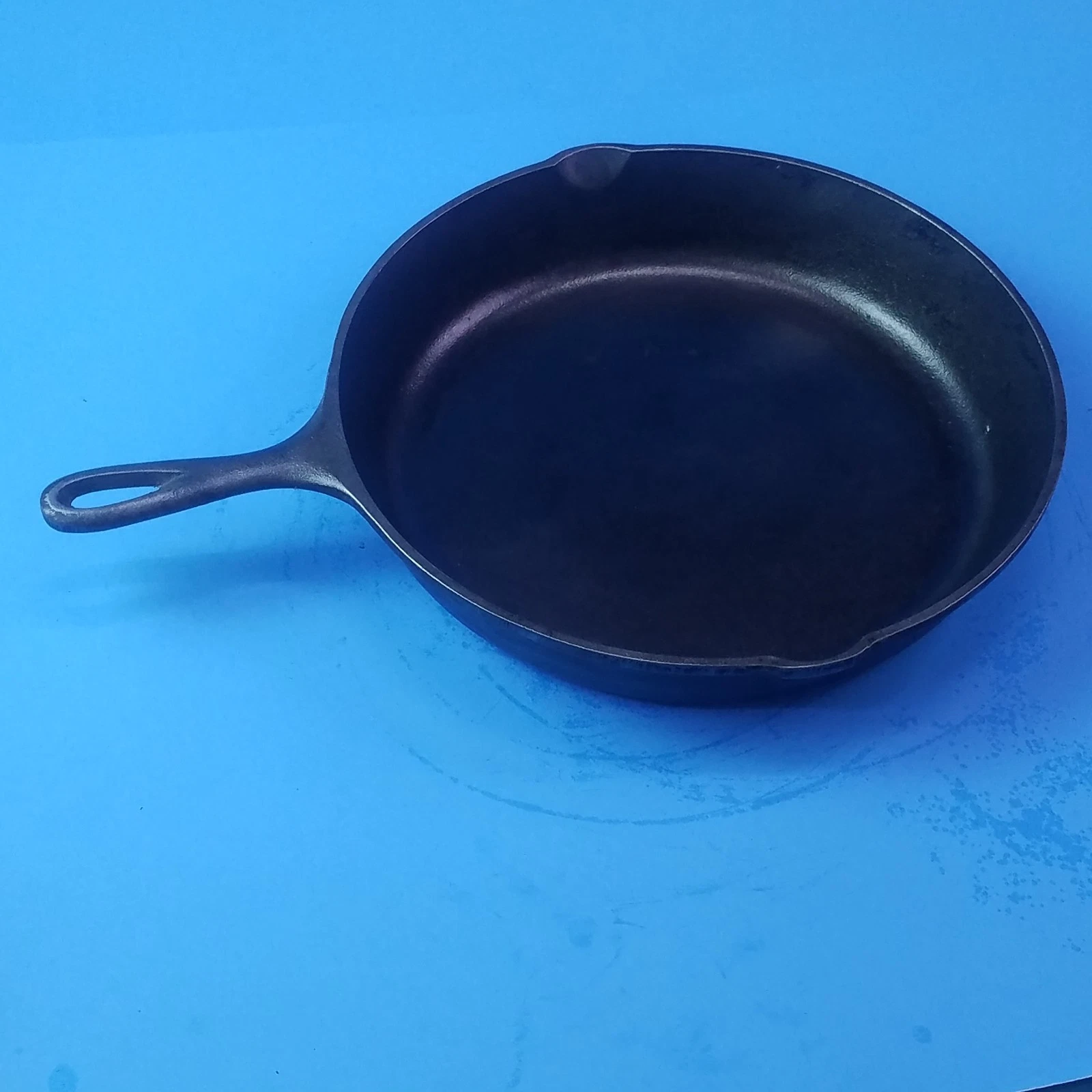 Lodge 10SK Cast Iron Skillet 12" Heat Ring Made In USA