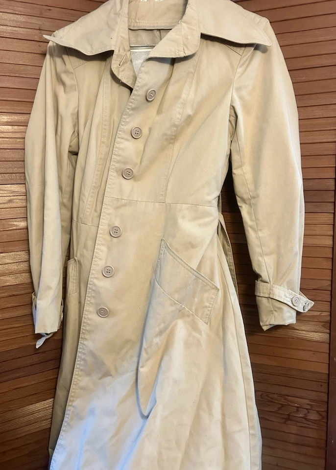 Gabardina para mujer Burberry con forro a cuadros Foto 2 de 4