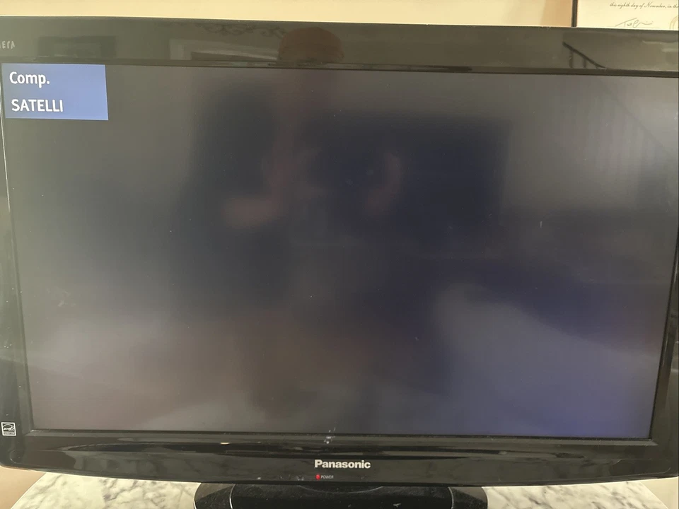 Panasonic TC L32C22 LCD TV 720p 32in - Image 2 of 4