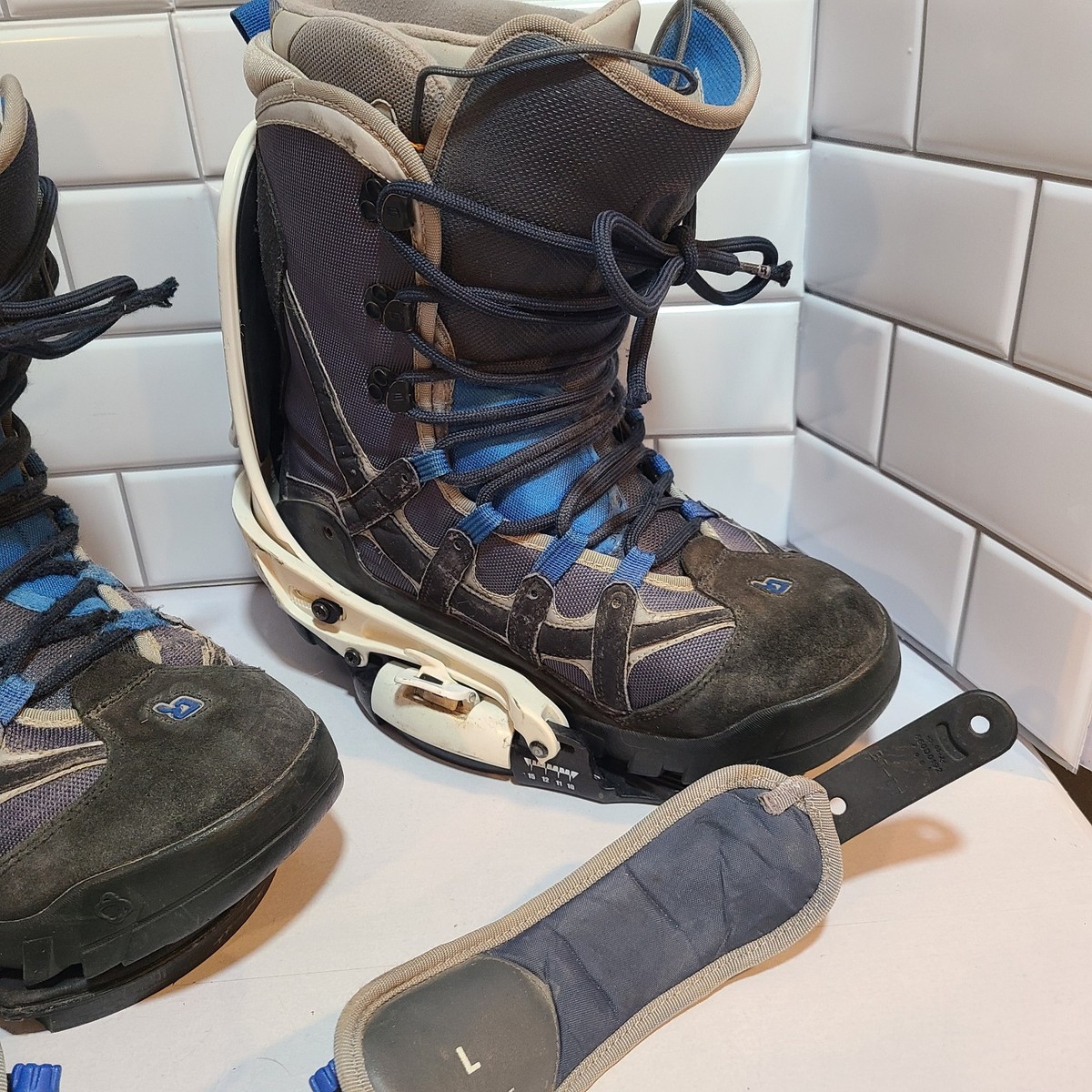 Burton Moto Lace Up Snow Board Boots Mens Size 11.5 Blue