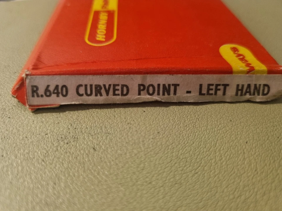 VINTAGE HORNBY RAILWAYS LEFT HAND POINT (TURNOUT) R640 BOXED 00/HO Scale - Image 3 of 4